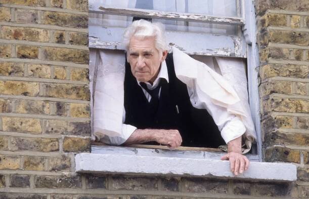 Frank Finlay