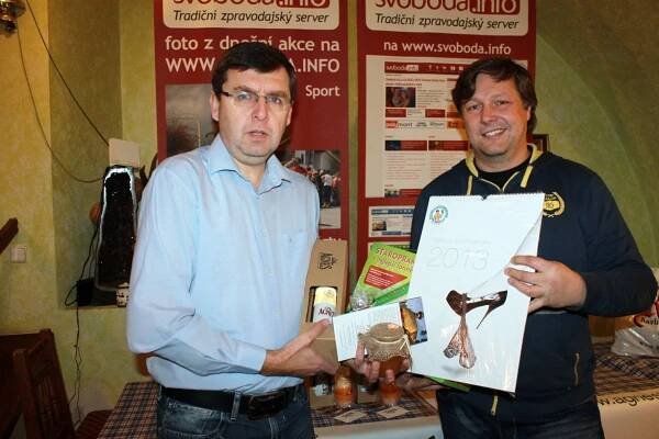 Foto: Nejúspěšnější tipéři soutěže Trefovačka si převzali ceny, opět zvítězil Pavel Váňa!