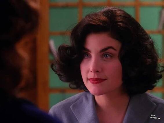 Sherilyn Fenn in Twin Peaks (1990)
