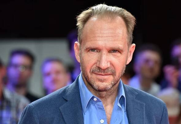 Headshot of Ralph Fiennes