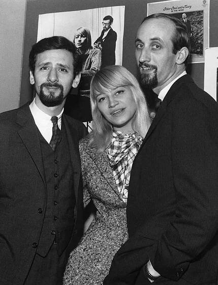 (L-R) Paul Stookey, Peter Yarrow and Mary Travers of the folk group 'Peter, Paul & Mary' pose for a portrait on April 3, 1964.