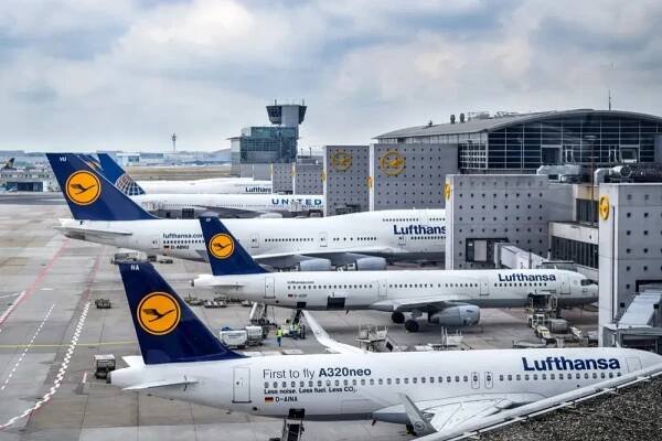 Personál Lufthansy stávkuje. Z Frankfurtu se nelétá, omezení se týkají i pražského letiště