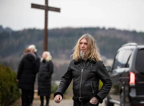 Pohřeb Heleny Zeťové: Se zpěvačkou se na Valašsku loučila rodina i přátelé