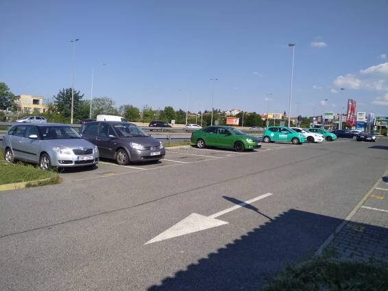 Fotogalerie • Parkoviště KFC (Parkoviště) • Mapy.com