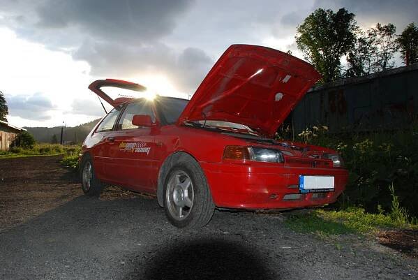 1990 Mazda 323 / Familia / Protegé / 323F VI BG / 323F, 6. generace 1.8 benzín 147 kW 269 Nm