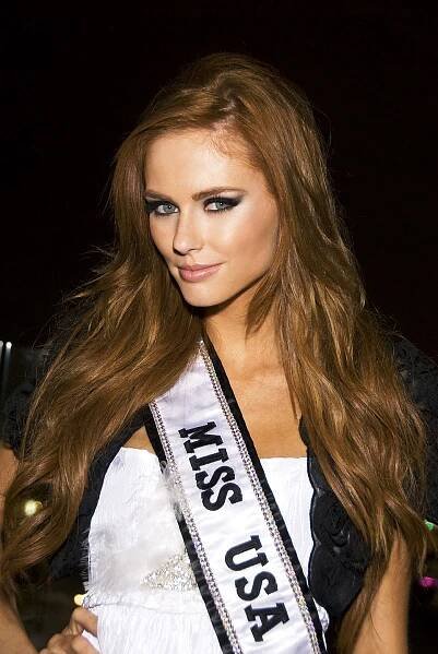 Soubor:Alyssa Campanella 2011.jpg – Wikipedie