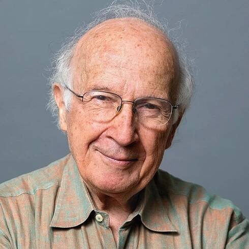 Roald Hoffmann: *18.7.1937, americký fyzikální chemik polského původu, laurát Nobelovy ceny