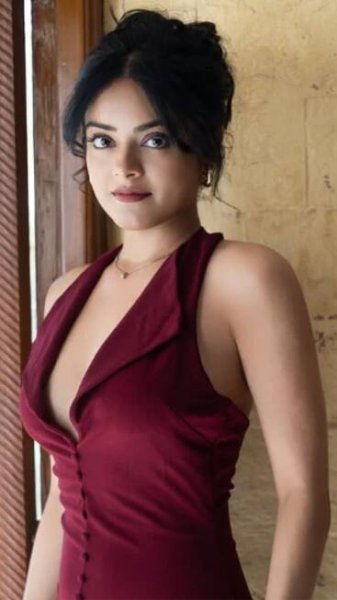 Riddhi Kumar’s pretty and playful looks that you can't miss
