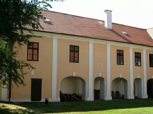 Zámek Měšice u Tábora – Kudy z nudy 