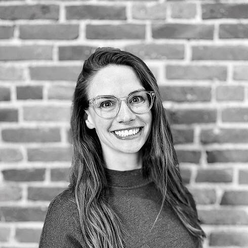 Melissa_Headshot_Glasses_B&W_WS