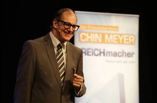 Chin Meyer – Divadelní noviny