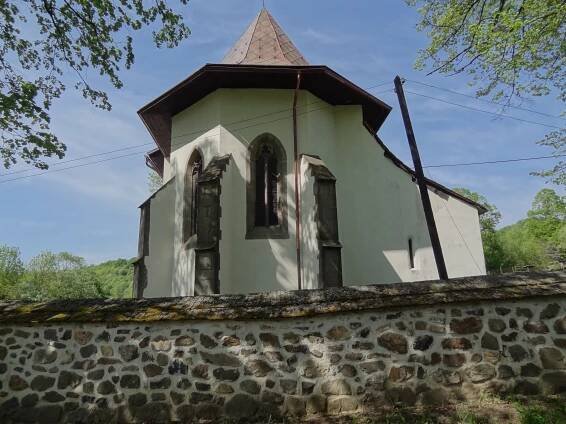 Kostol svatého Mikuláše – Lúčky