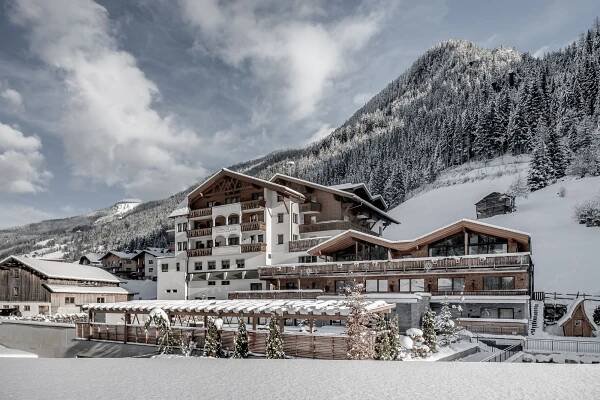Hotel Weisses Lamm****, See | Agritours Slovakia