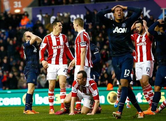 VIDEO Další K.O. pro Moyese! United poprvé padli se Stoke