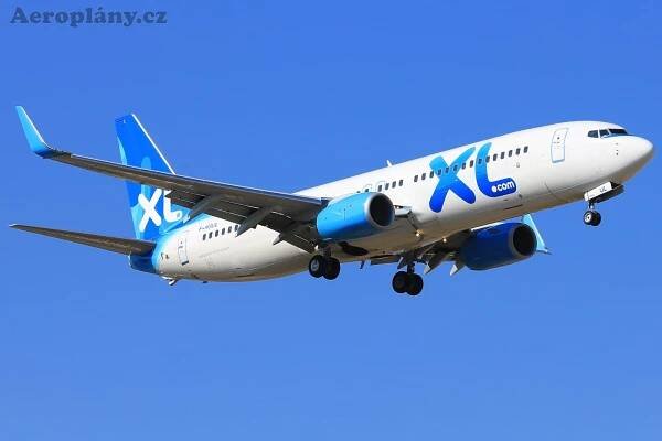 Boeing 737-8Q8 - F-HJUL