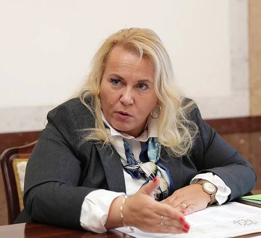 Ministryně Dostálová: Stavební řízení si pohlídá stát, obce mohou být podjaté