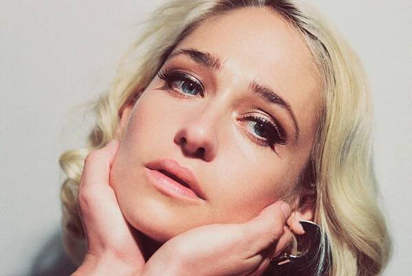 Claudia Lake • Crosby Carter MGMT .