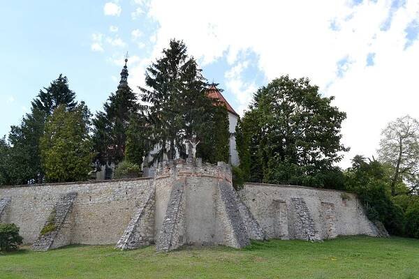 Nové Mesto nad Váhom - počasí, ubytování, foto, obrázky, info, výlety, památky a zajímavosti