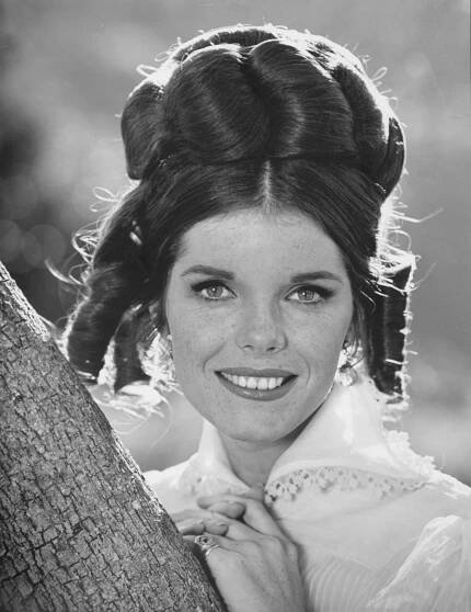 Samantha Eggar - Pan doktor a jeho zvířátka - Promo