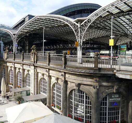 Soubor:P1040086 Köln Hauptbahnhof rwk.JPG