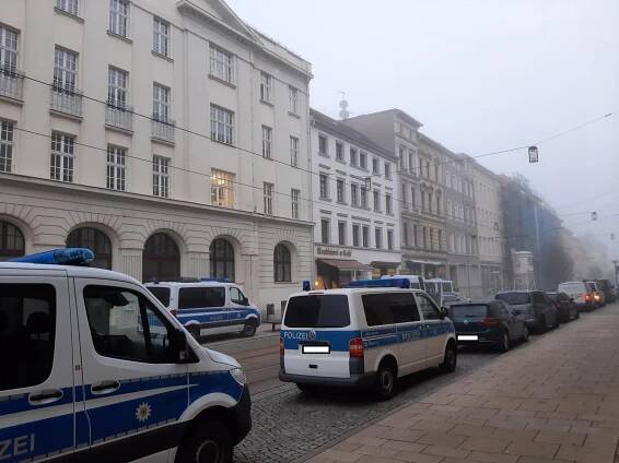 BPOL Halle: Eine Festnahme und drei Durchsuchungen wegen des Verdachts des banden- und ... | Presseportal