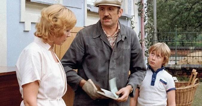 Eugen Jegorov s Dagmar Havlovou v seriálu Návštěvníci