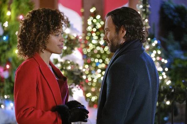 Deliver by Christmas - Z filmu - Alvina August, Eion Bailey