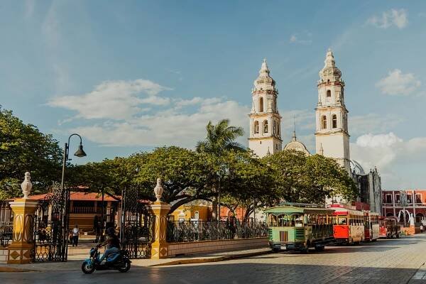 Campeche, Mexico: Pirates and Pastels | The Spunky Curl