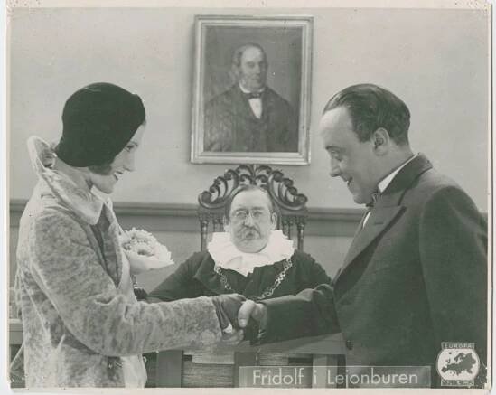 Aino Taube, Fridolf Rhudin - Fridolf i lejonkulan - Fotosky