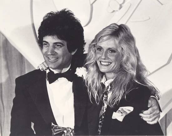 About – Kim Carnes 