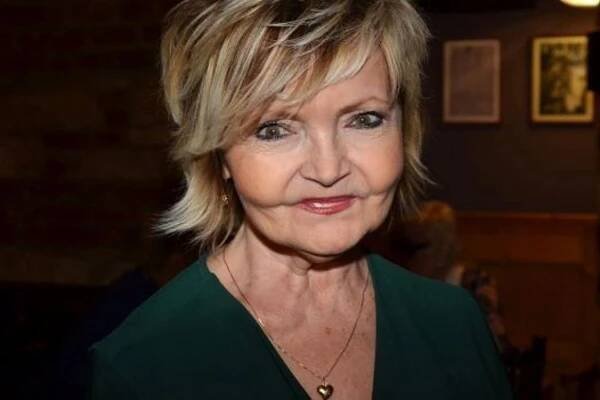 Eva Hrušková slaví 68. narozeniny. Jak bydlí s manželem Janem Přeučilem?