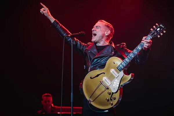 O vrchol léta v hradeckém Parku 360 se postará kanadský hitmaker Bryan Adams