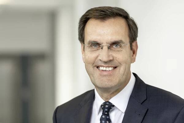 Supervisory Board Extends Tenure of CEO Elmar Degenhart | Continental AG - Continental AG