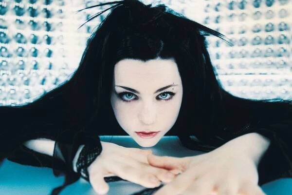 How Evanescence's Amy Lee reclaimed that infamous 'Bring Me to Life' rap: 'I'm taking it'