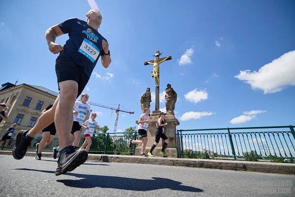 ČEZ RunTour Plzeň 2024 | Sportovní a reportážní fotografie Luboš Toman