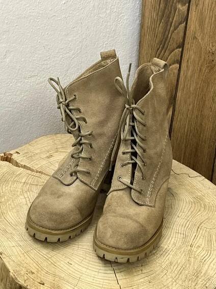 Kotníkové velurové boty Wood Stone 100 % kůže vel. 40