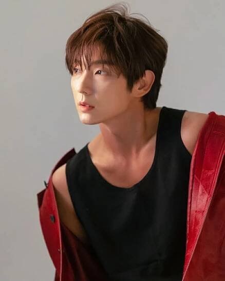 Lee Joon Gi kdysi kradl jídlo a byl pěkně vznětlivý. Jak se vypořádal se zradou a povýšeností? - Asianstyle