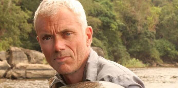 Sportovní rybář Jeremy Wade se svým úlovkem, bingou tygří