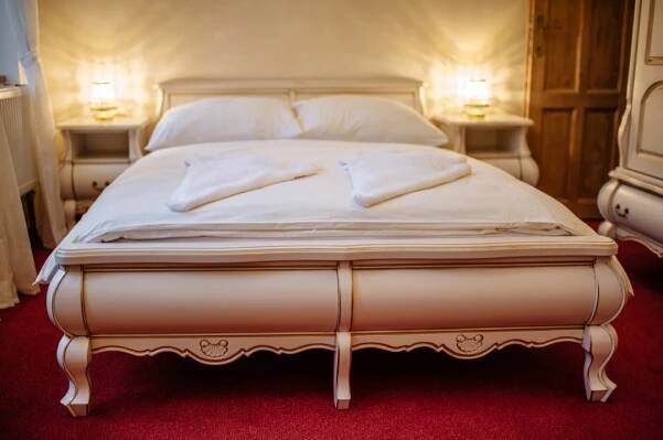 images/img-hotel-novomanzelsky/Novom_1.jpg