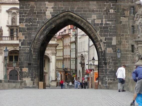 Staroměstská mostecká věž