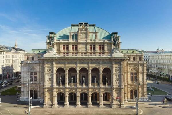 Staatsoper von vorne c MichaelPoehn