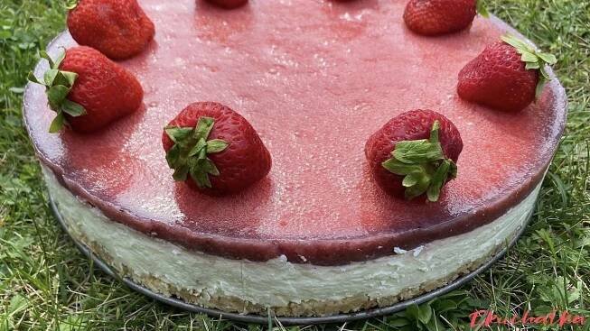 Jahodový nepečený cheesecake - Ekucharka.cz