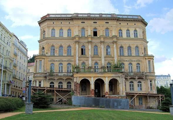 Historie Mariánských Lázní mizí před očima, varuje zdejší patriot