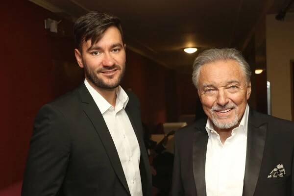 Karel Gott je opět ve formě: Takhle mu to seklo na natáčení nového klipu