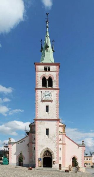 Soubor:Kašperské Hory, kostel sv. Markéty (2013-08-15; 06).jpg – Wikipedie