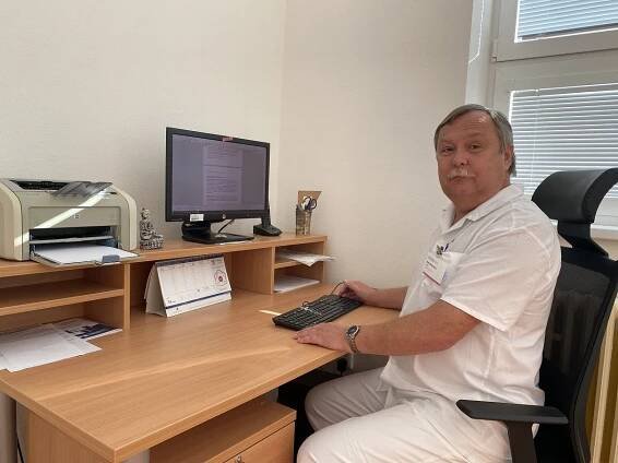 Primář Jiří Navrátil: Klatovsko je výjimečné lůžkovou psychiatrií, zároveň ale i nedostatkem ambulancí | Nemocnice Plzeňského