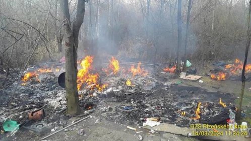 Při požáru byla velmi vážně popálena žena | Krimi Plzeň
