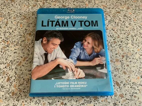 LÍTÁM V TOM- cz dabing, cz titulky