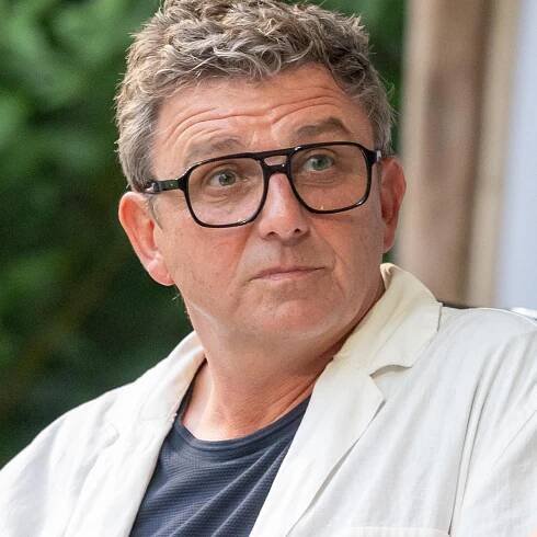 Hans Sigl im Interview: Wochenlange Auszeit - "Bergdoktor"-Star verrät den Grund