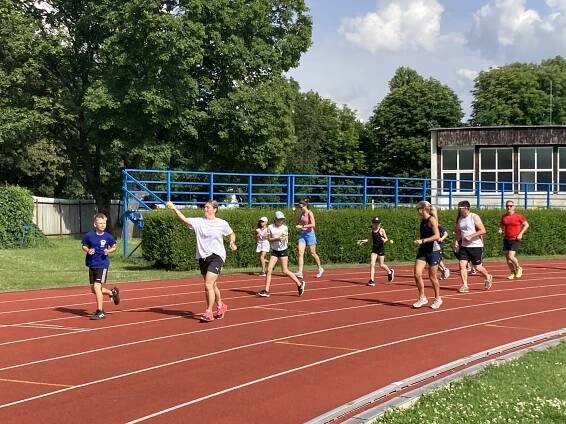 Závodní odpoledne s rodiči v AK Olomouc – Atletika pro rodinu